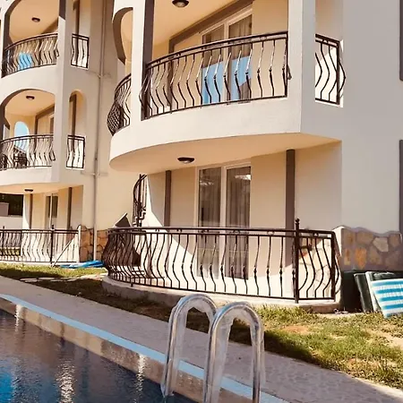 Circle Suits Apartment