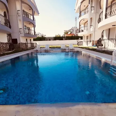 Circle Suits Apartment *