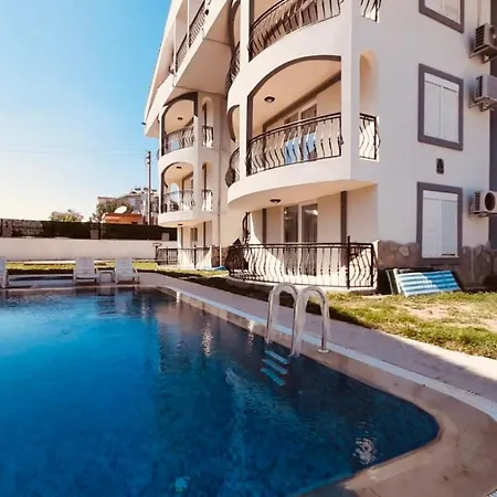 Circle Suits Apartment